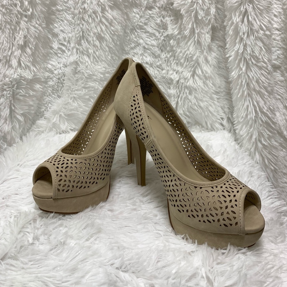 APT 9 womens size 6 tan suede platform heel